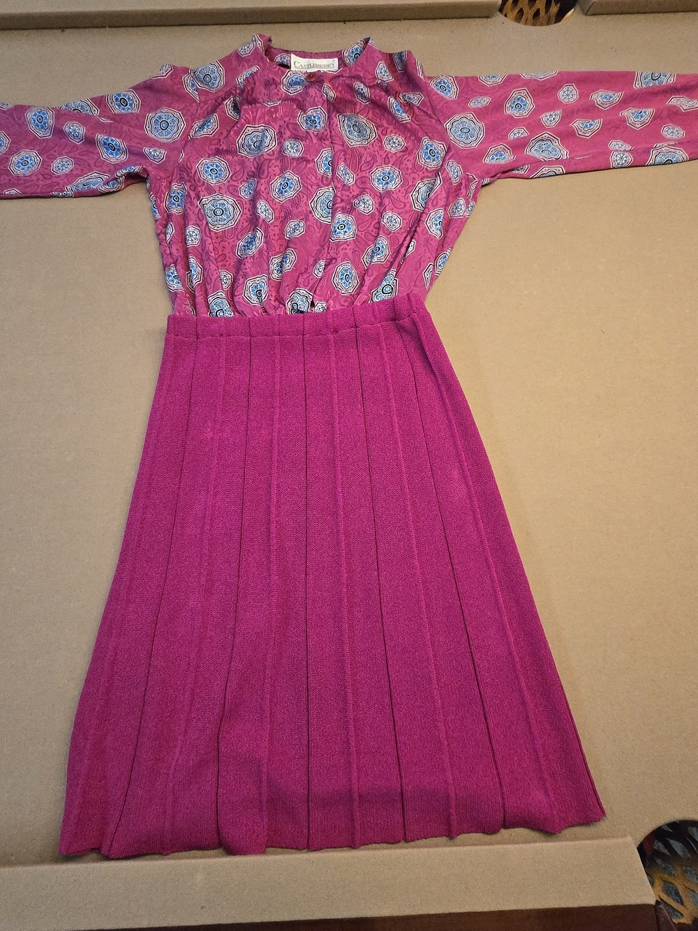 Vintage Castleberry -Rae Phillips Size 6 Fuchsia Pleated Skirt With Printed Top